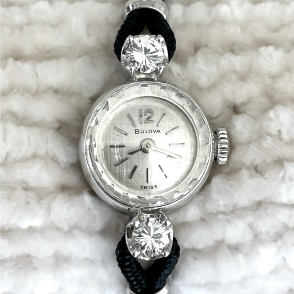 Bulova 14 kt solid W Gold 2 Diamonds